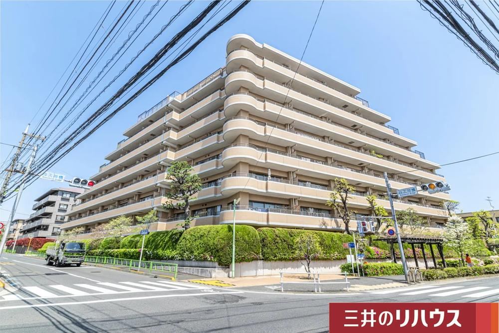 2LDK+S apartment in Setagaya Ward, Tokyo - Photo 1