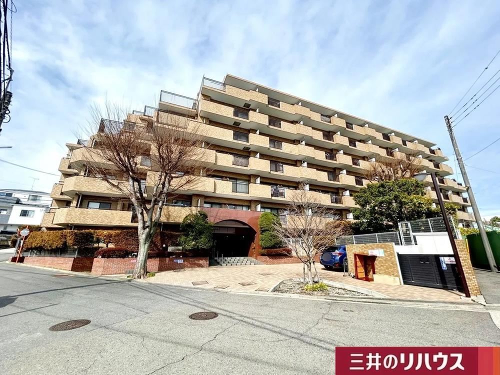 4LDK apartment in Totsuka Ward, Yokohama, Kanagawa - Photo 1