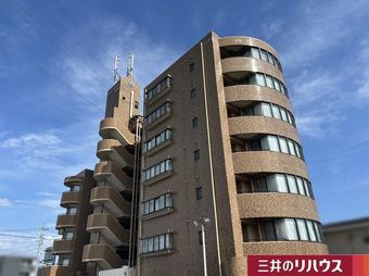 3LDK apartment in Iwakura