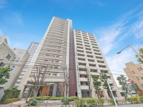 2LDK apartment in Minato Ward, Tokyo - Photo 1