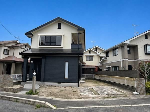 4LDK house in Higashihiroshima, Hiroshima - Photo 1