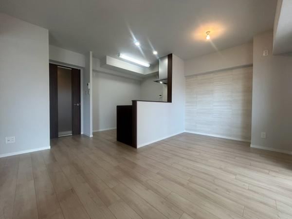 4LDK apartment in Moriguchi, Osaka - Photo 1