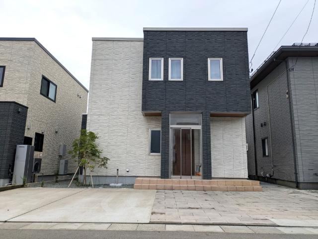 4LDK house in Akita, Akita - Photo 1