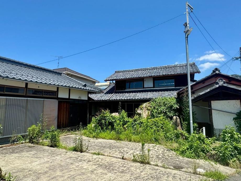 9DK house in Higashiomi, Shiga - Photo 1