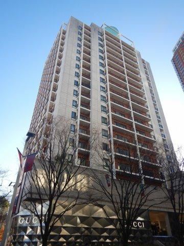 2LDK+S apartment in Minato Ward, Tokyo - Photo 1