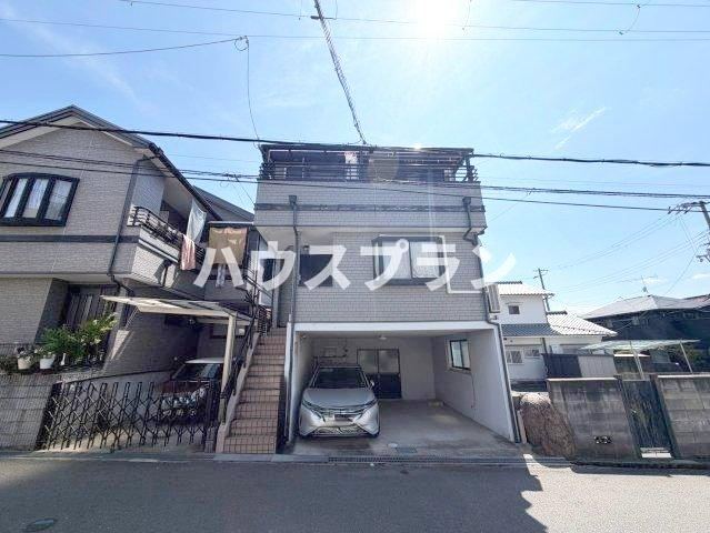 4LDK house in Shijonawate, Osaka - Photo 1