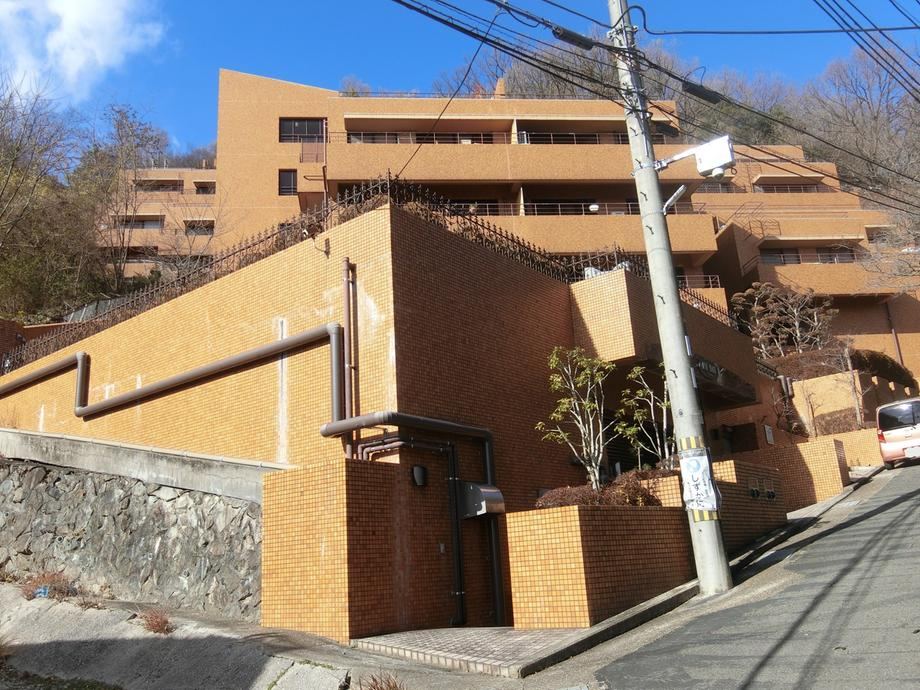 3LDK apartment in Higashinada Ward, Kobe, Hyogo - Photo 1