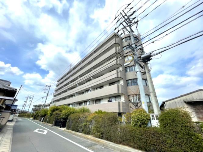 3LDK apartment in Minami Ward, Okayama - Photo 1