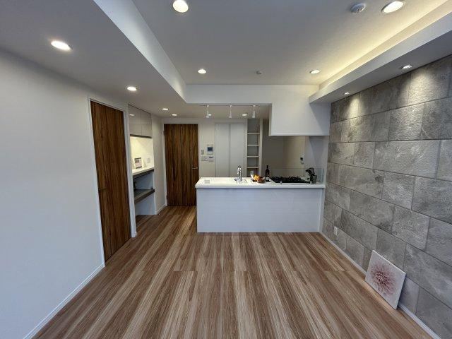 2LDK apartment in Shibuya Ward, Tokyo - Photo 1