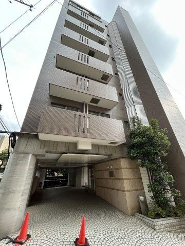 3LDK apartment in Shibuya Ward, Tokyo - Photo 1