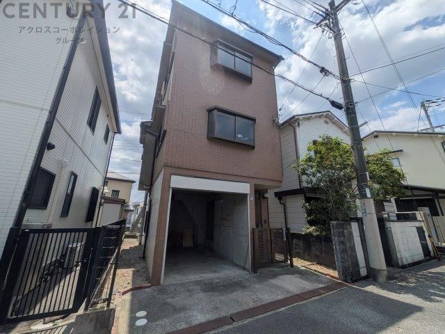 3DK house in Takarazuka, Hyogo - Photo 1