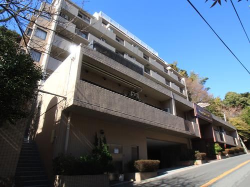 2LDK apartment in Atami, Shizuoka - Photo 1