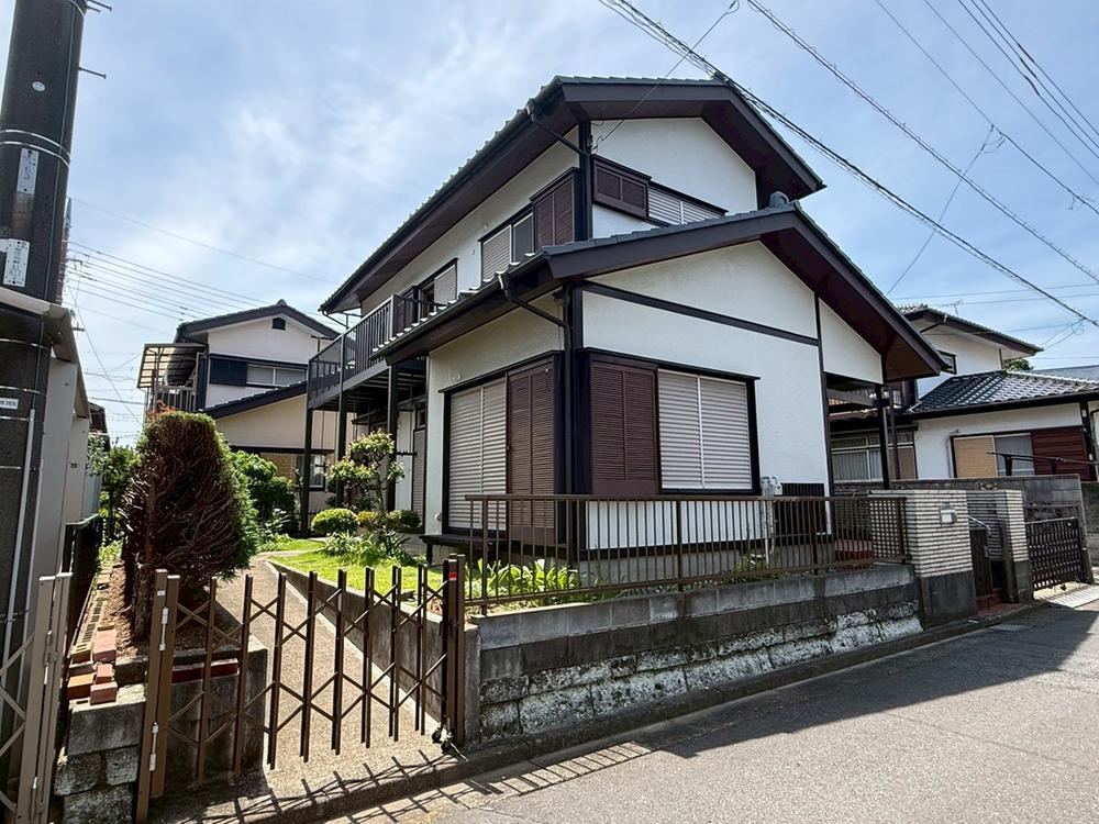 4LDK house in Toride, Ibaraki - Photo 1