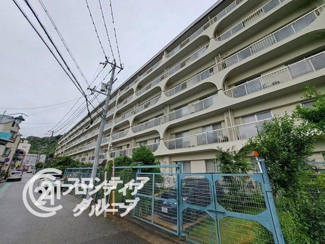 3LDK apartment in Nishinomiya, Hyogo - Photo 1