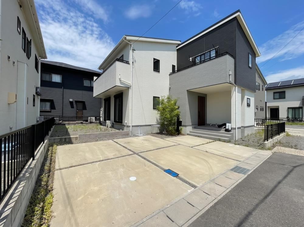 5LDK house in Yokkaichi, Mie - Photo 1