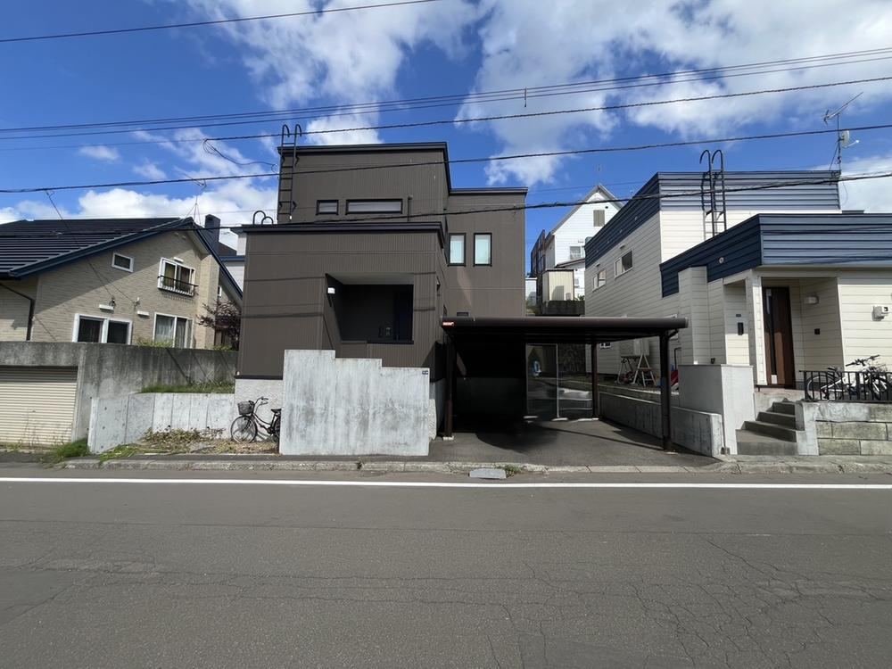 3LDK house in Minami Ward, Sapporo, Hokkaido - Photo 1