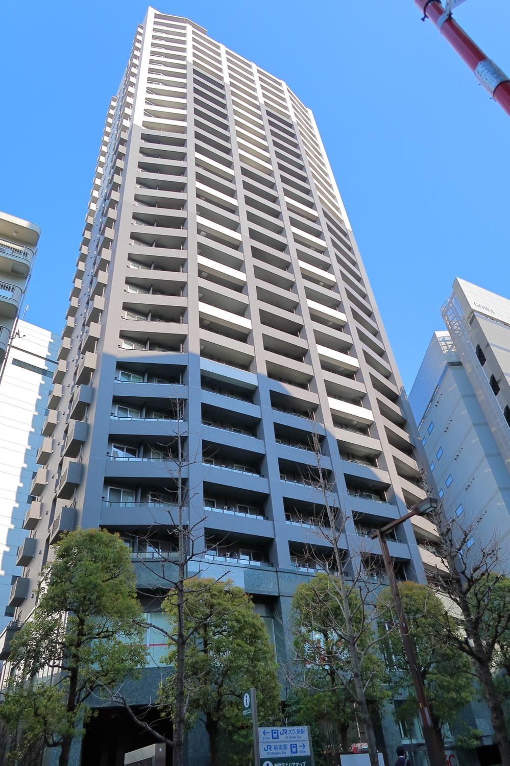 2LDK apartment in Shinjuku Ward, Tokyo - Photo 1