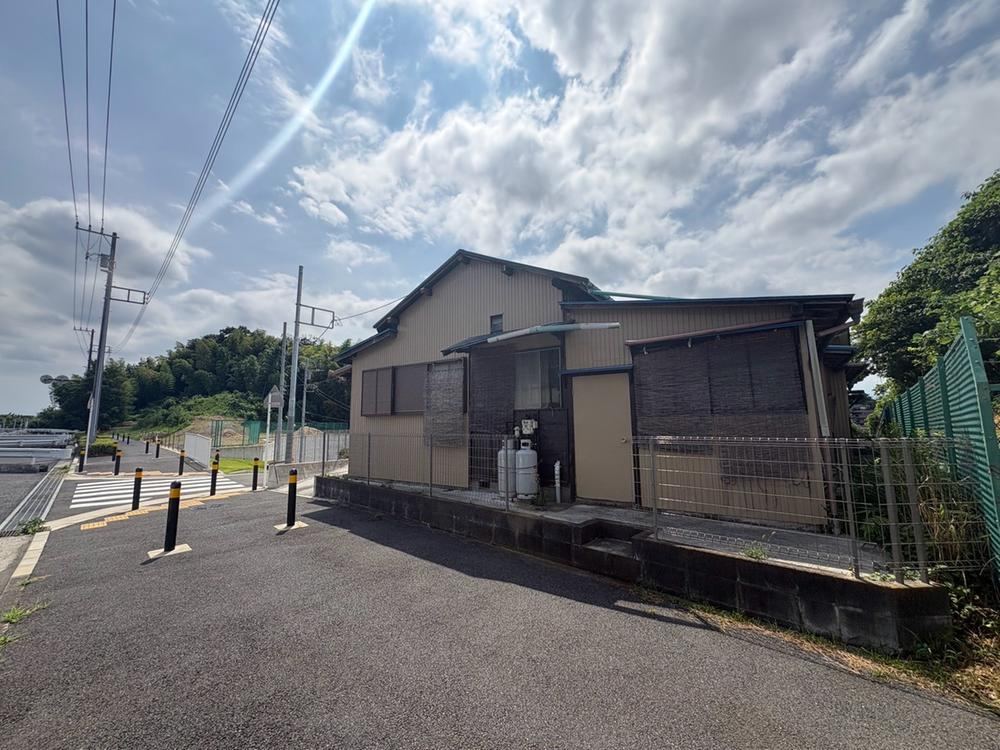 4LDK house in Totsuka Ward, Yokohama, Kanagawa - Photo 1