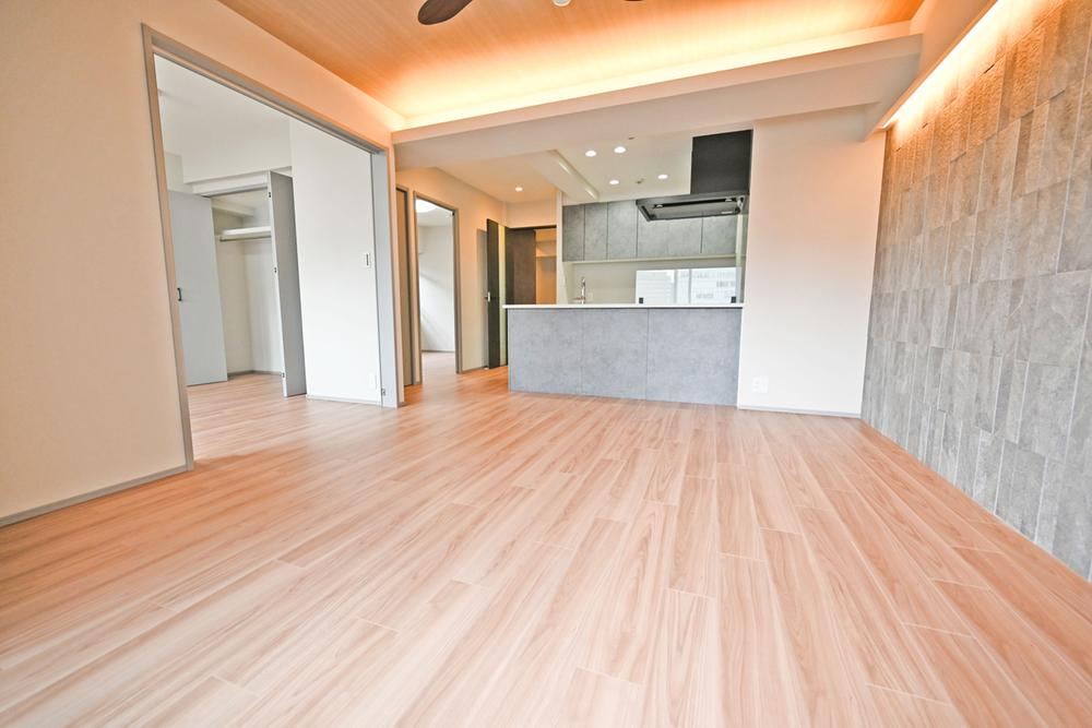 2LDK apartment in Kita Ward, Osaka - Photo 1
