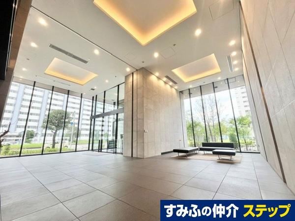 2LDK+S apartment in Mihama Ward, Chiba - Photo 1