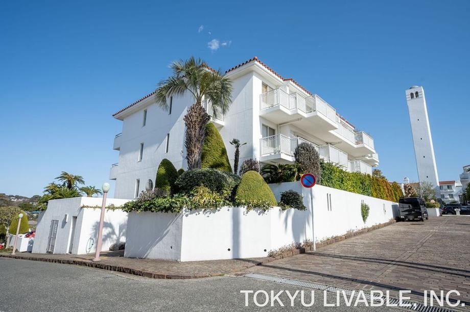 2LDK apartment in Zushi, Kanagawa - Photo 1