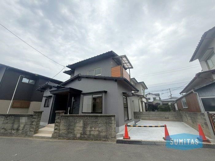 3LDK house in Matsuyama, Ehime - Photo 1