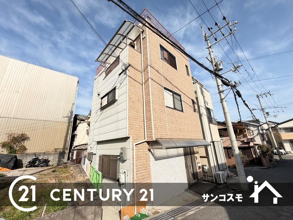 3DK+S house in Katano, Osaka - Photo 1