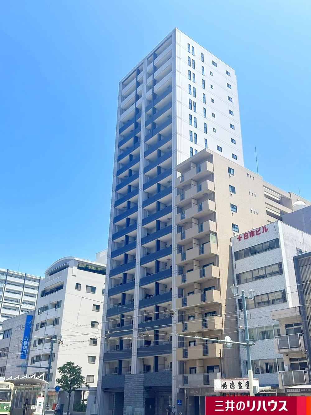 2LDK apartment in Naka Ward, Hiroshima - Photo 1