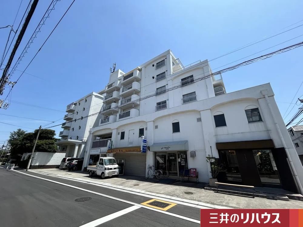 2LDK apartment in Suginami Ward, Tokyo - Photo 1