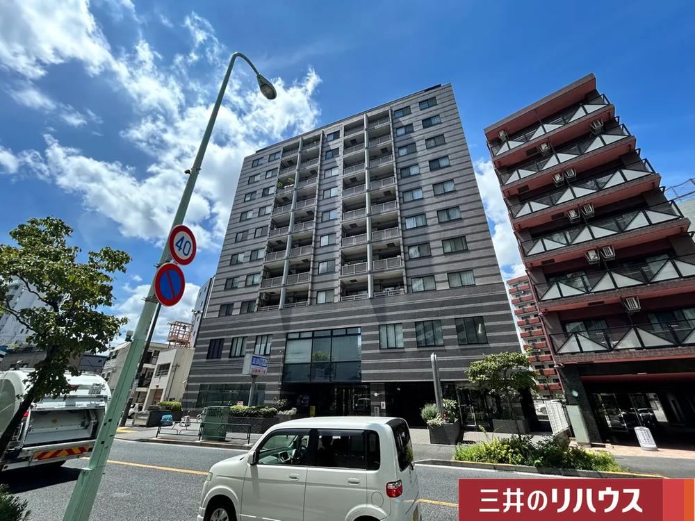 3LDK apartment in Fuchu, Tokyo - Photo 1