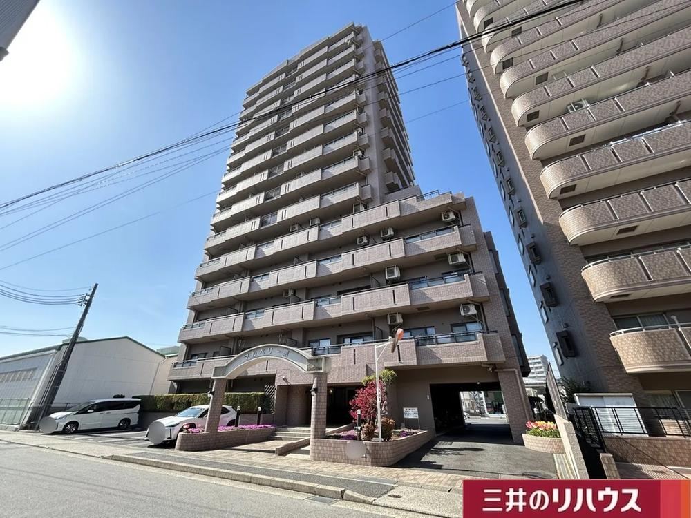 2LDK+S apartment in Tempaku Ward, Nagoya, Aichi - Photo 1