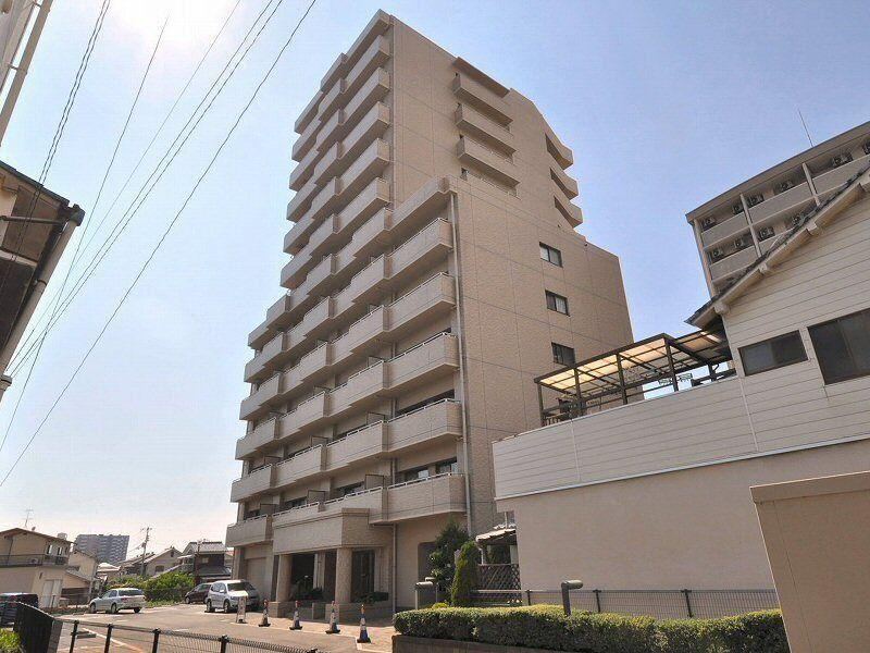 3LDK apartment in Matsuyama, Ehime - Photo 1