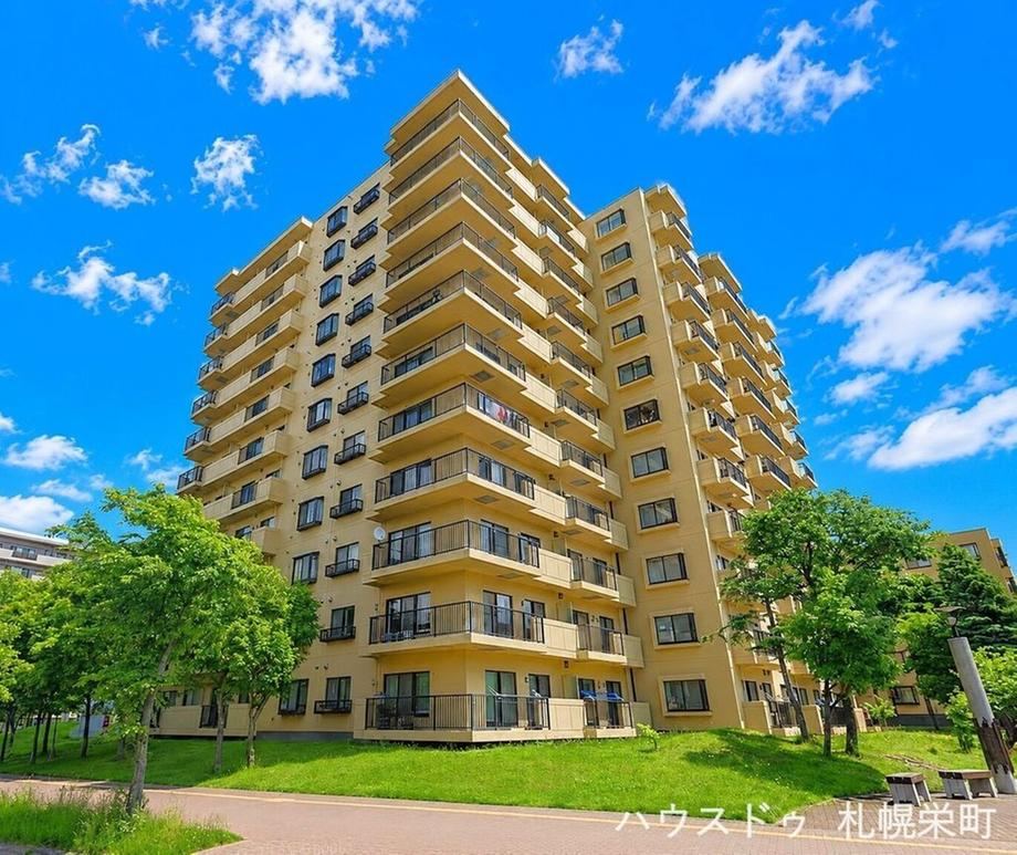 3LDK apartment in Atsubetsu Ward, Sapporo, Hokkaido - Photo 1