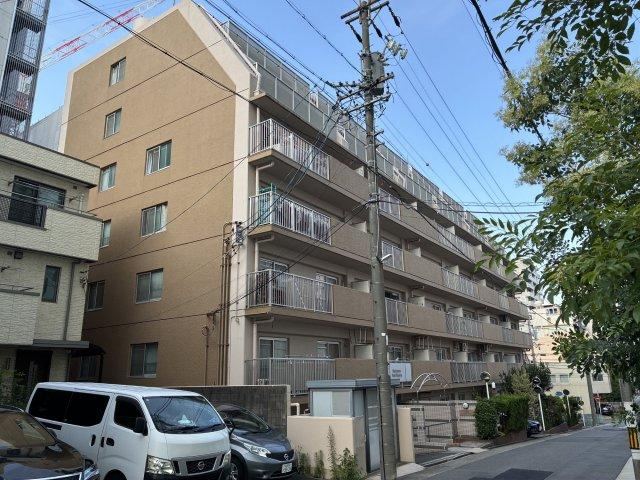 3LDK apartment in Naka Ward, Nagoya, Aichi - Photo 1