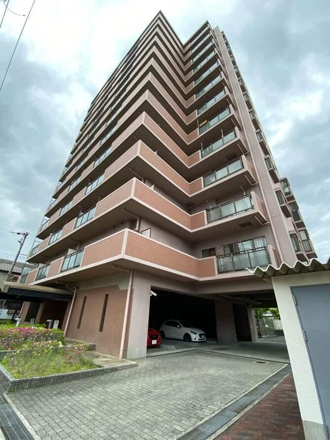 3LDK apartment in Tsurumi Ward, Osaka - Photo 1