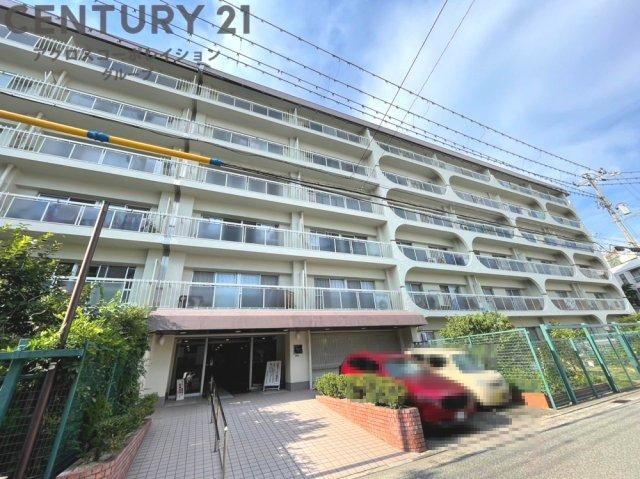3LDK apartment in Nishinomiya, Hyogo - Photo 1