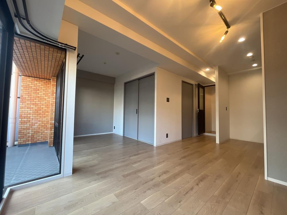 2LDK apartment in Yodogawa Ward, Osaka - Photo 1
