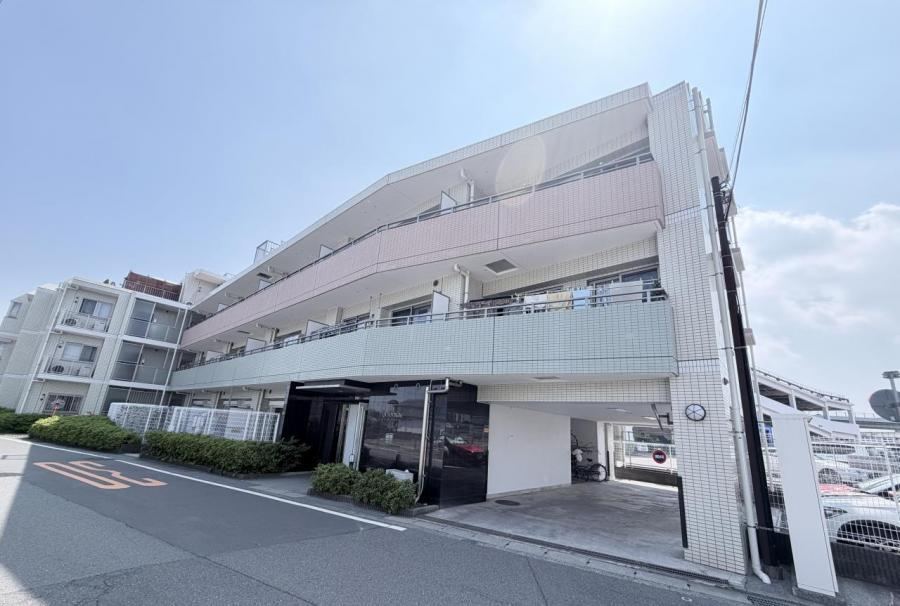 3LDK apartment in Machida, Tokyo - Photo 1