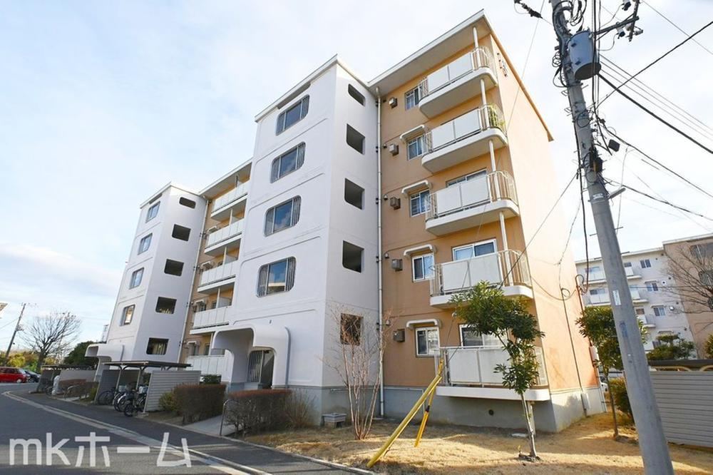 3LDK apartment in Mihama Ward, Chiba - Photo 1