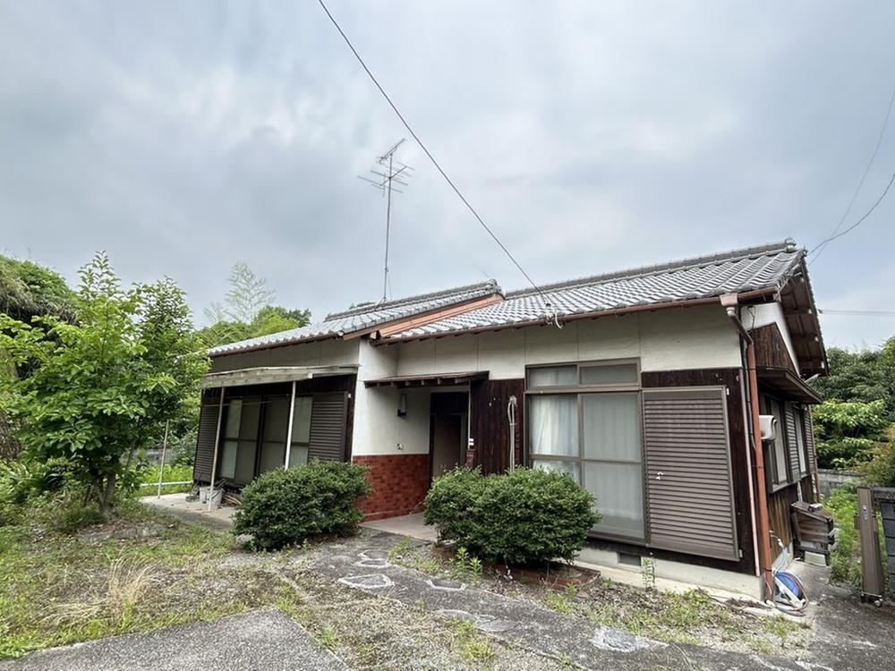 4DK house in Saijo, Ehime - Photo 1