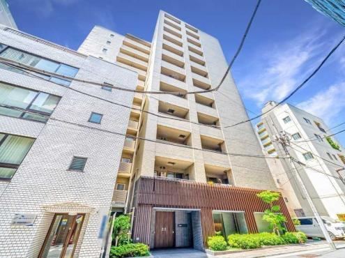 3LDK apartment in Chiyoda Ward, Tokyo - Photo 1
