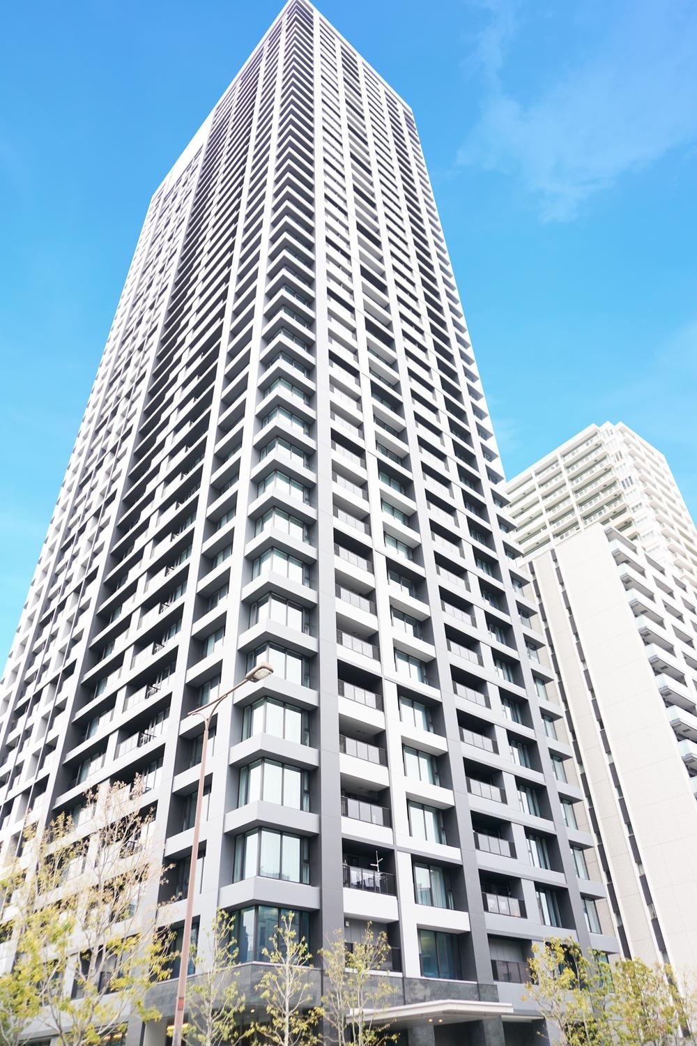 3LDK+S apartment in Kita Ward, Osaka - Photo 1
