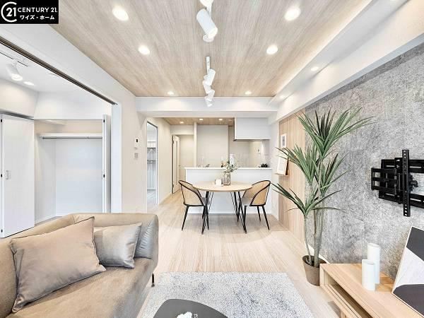 2LDK apartment in Shinjuku Ward, Tokyo - Photo 1