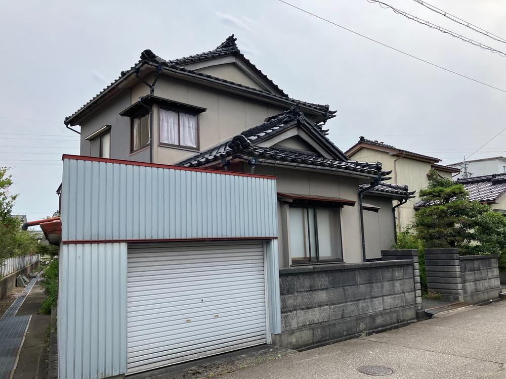 7LDK house in Imizu, Toyama - Photo 1