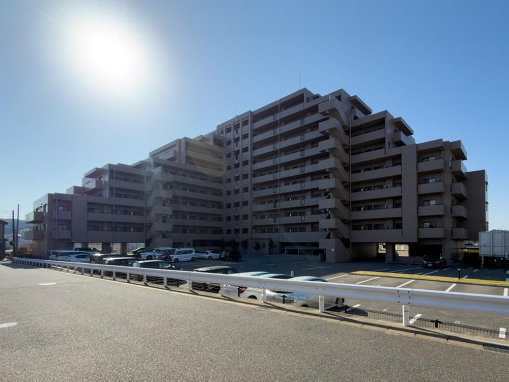 3LDK apartment in Shimonoseki, Yamaguchi - Photo 1