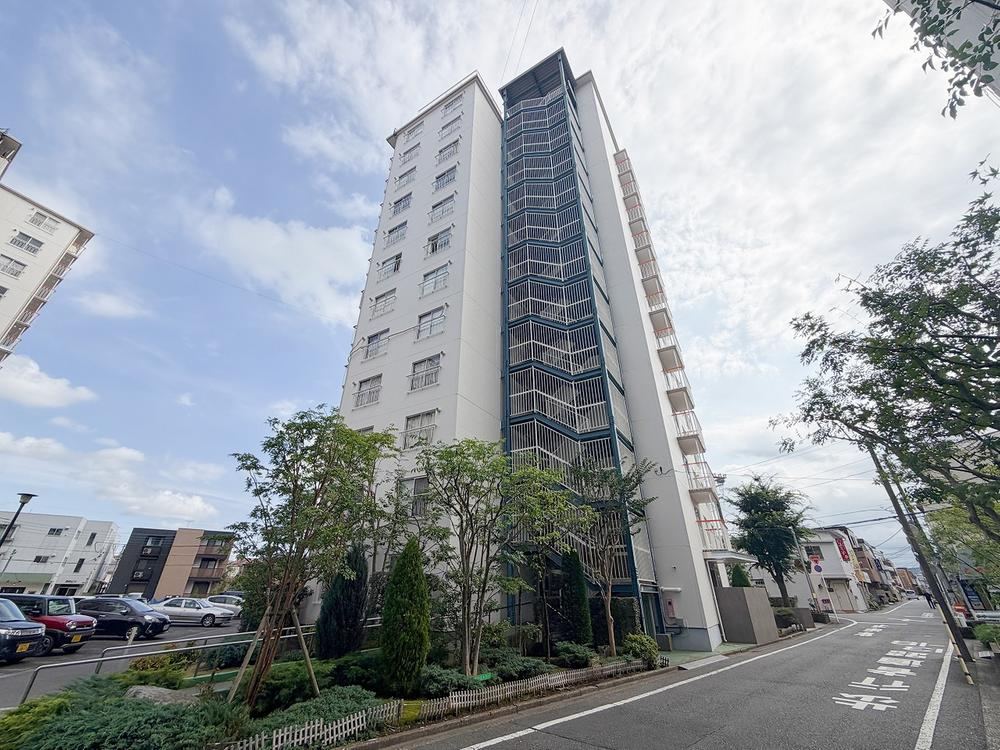3LDK apartment in Hachioji, Tokyo - Photo 1
