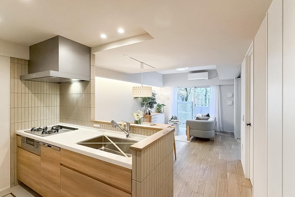 2LDK apartment in Shinagawa Ward, Tokyo - Photo 1