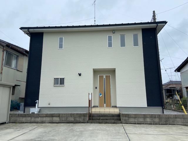 5LDK+S house in Kumagaya, Saitama - Photo 1