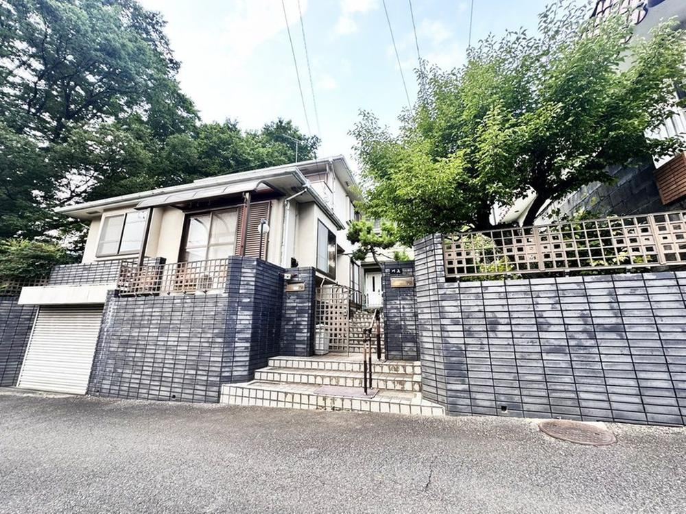 8LDK house in Hachioji, Tokyo - Photo 1