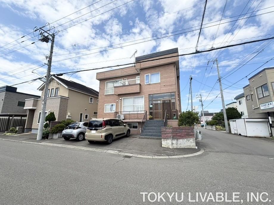 185 m² land in Kita Ward, Sapporo, Hokkaido - Photo 1
